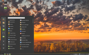 Linux Mint 14 with menu open